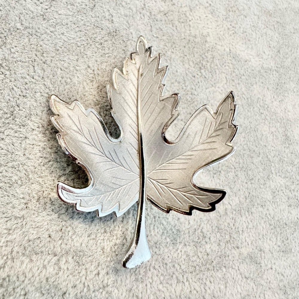 Vintage Mid Century Shiny And Satin Finish Silver Tone Maple Leaf Brooch Pin
